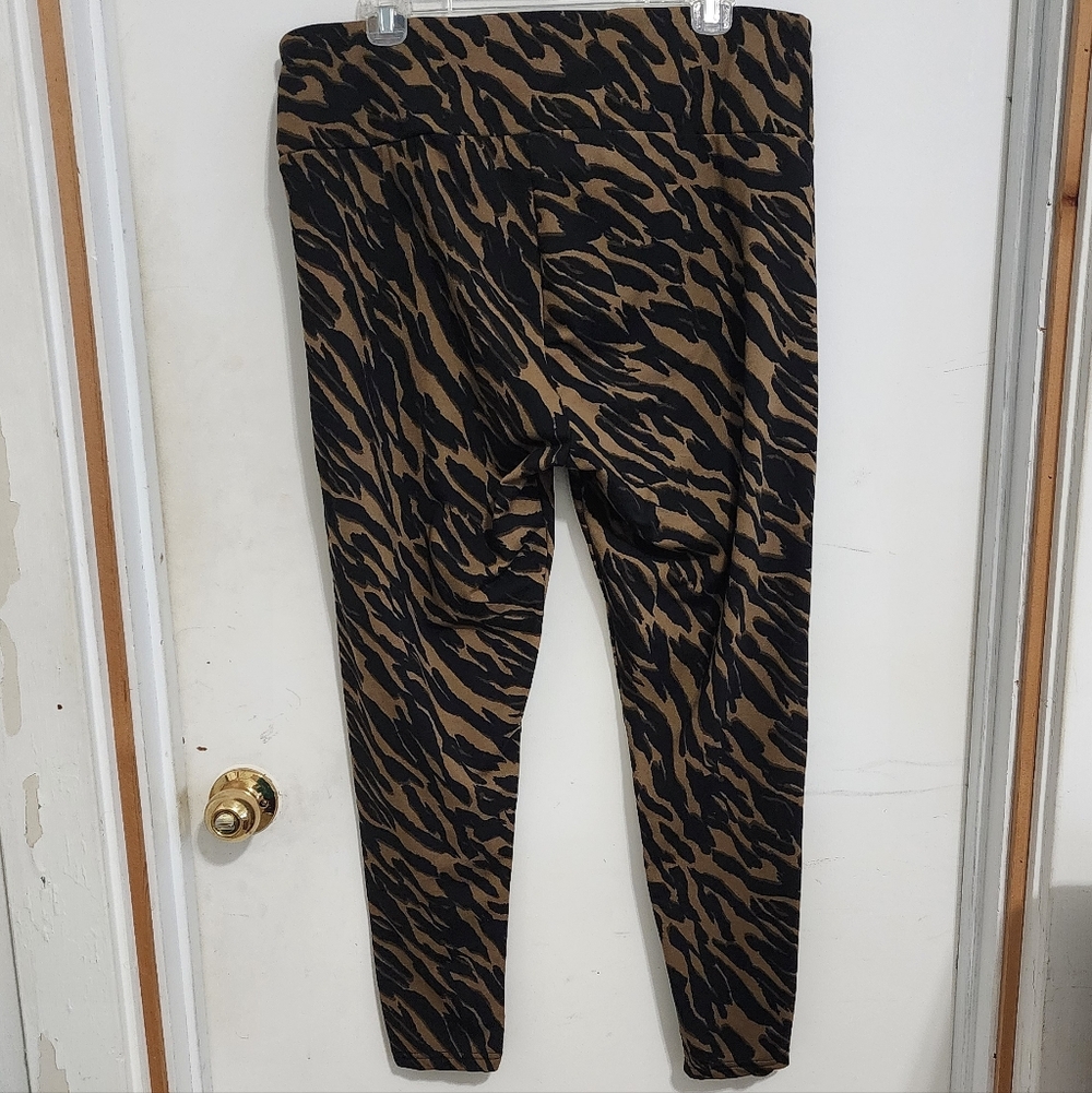 Feathers, Women's Leggins, Size 2XL. - Picture 2 of 3